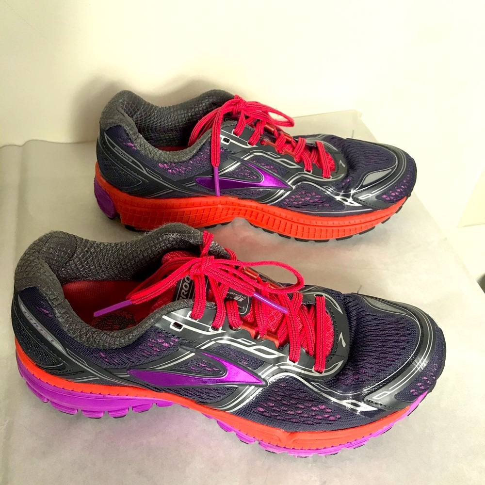 Brooks Ghost 8 Gray Sneakers